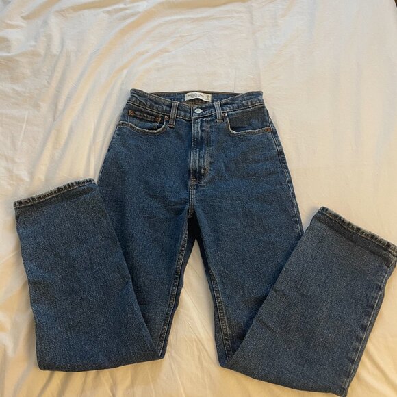 Abercrombie Ultra High Rise Ankle Straight Jeans (25R) - Picture 1 of 3